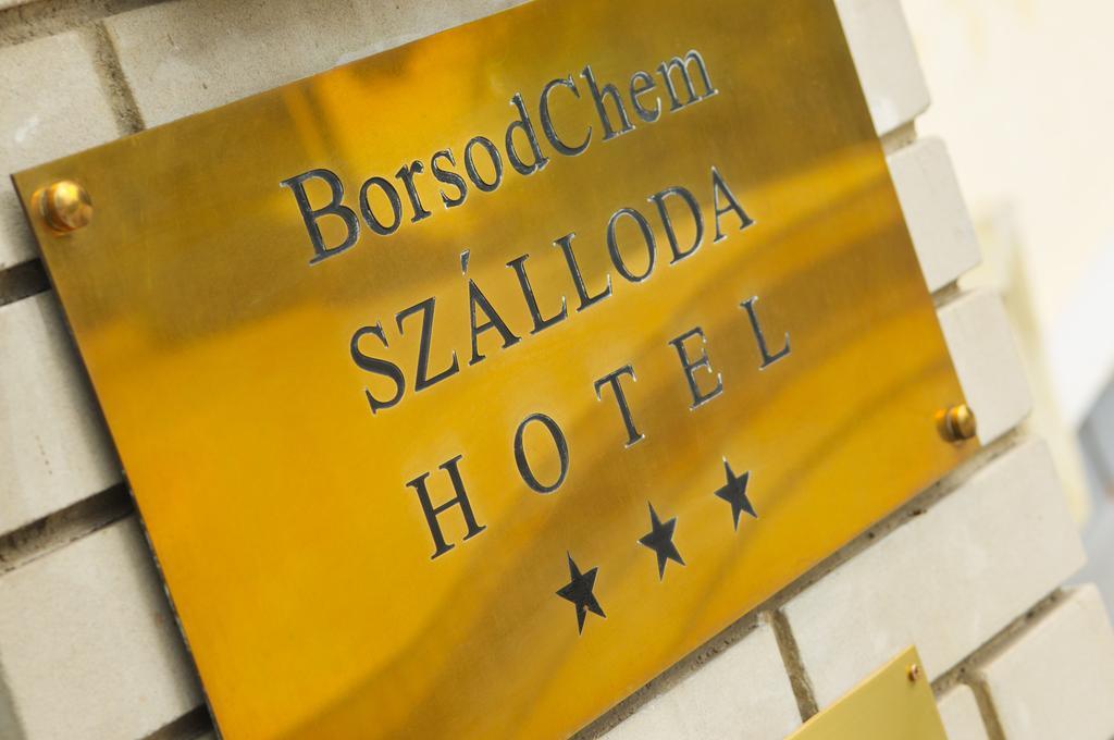 Hotel Borsodchem Kazincbarcika Ngoại thất bức ảnh